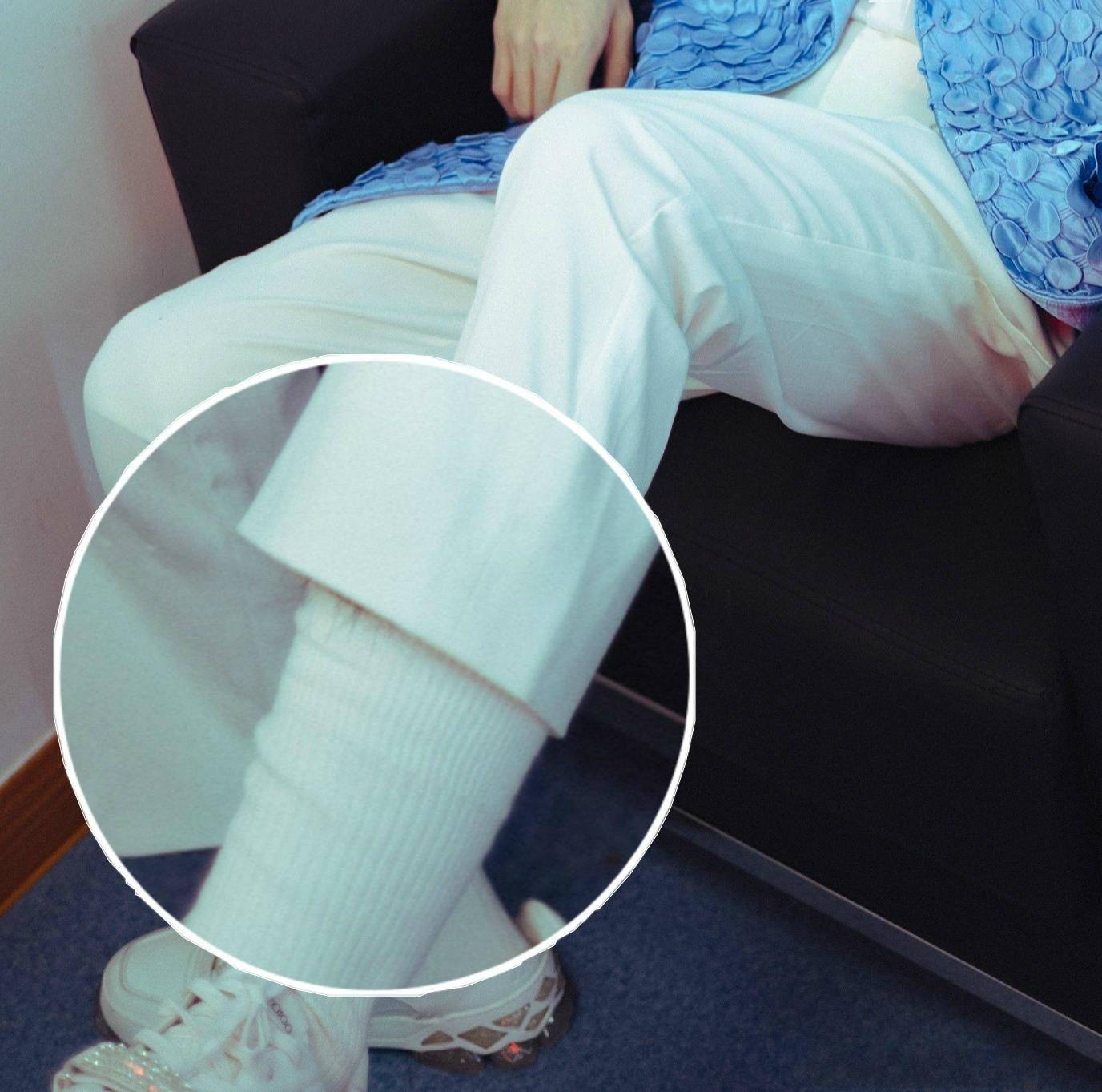 或许这就是猛男吧粉丝在小鬼造型大片中发现呼之欲出的腿毛