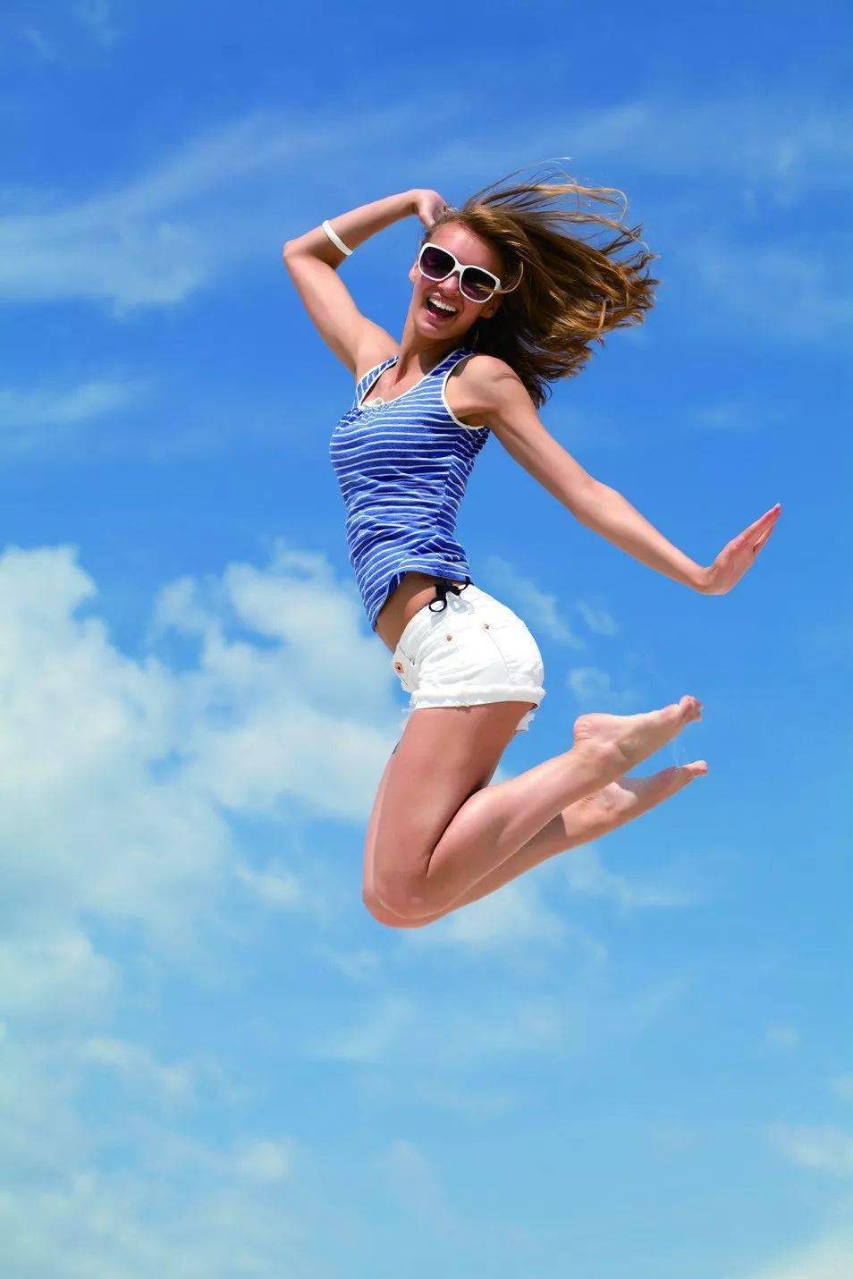 拍照动作姿势大全女性 7503fbd17755448da5d441e07bc776a7.jpeg