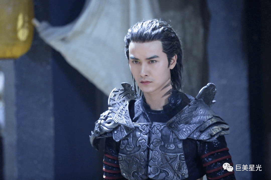 知名演员何龙龙饰演玛纳斯人小野草高俊大年初三贺新年