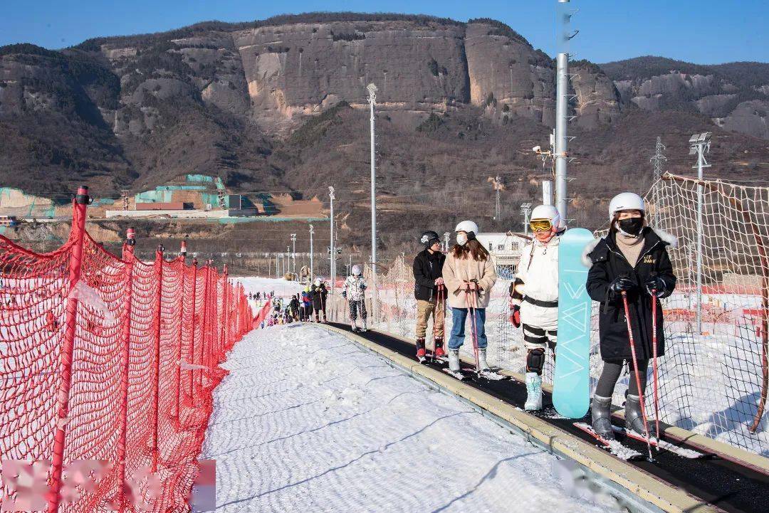 春节遇上情人节照金夜场滑雪延时营业公告