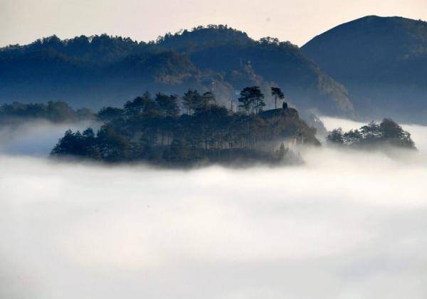 福建武夷山：云海画卷