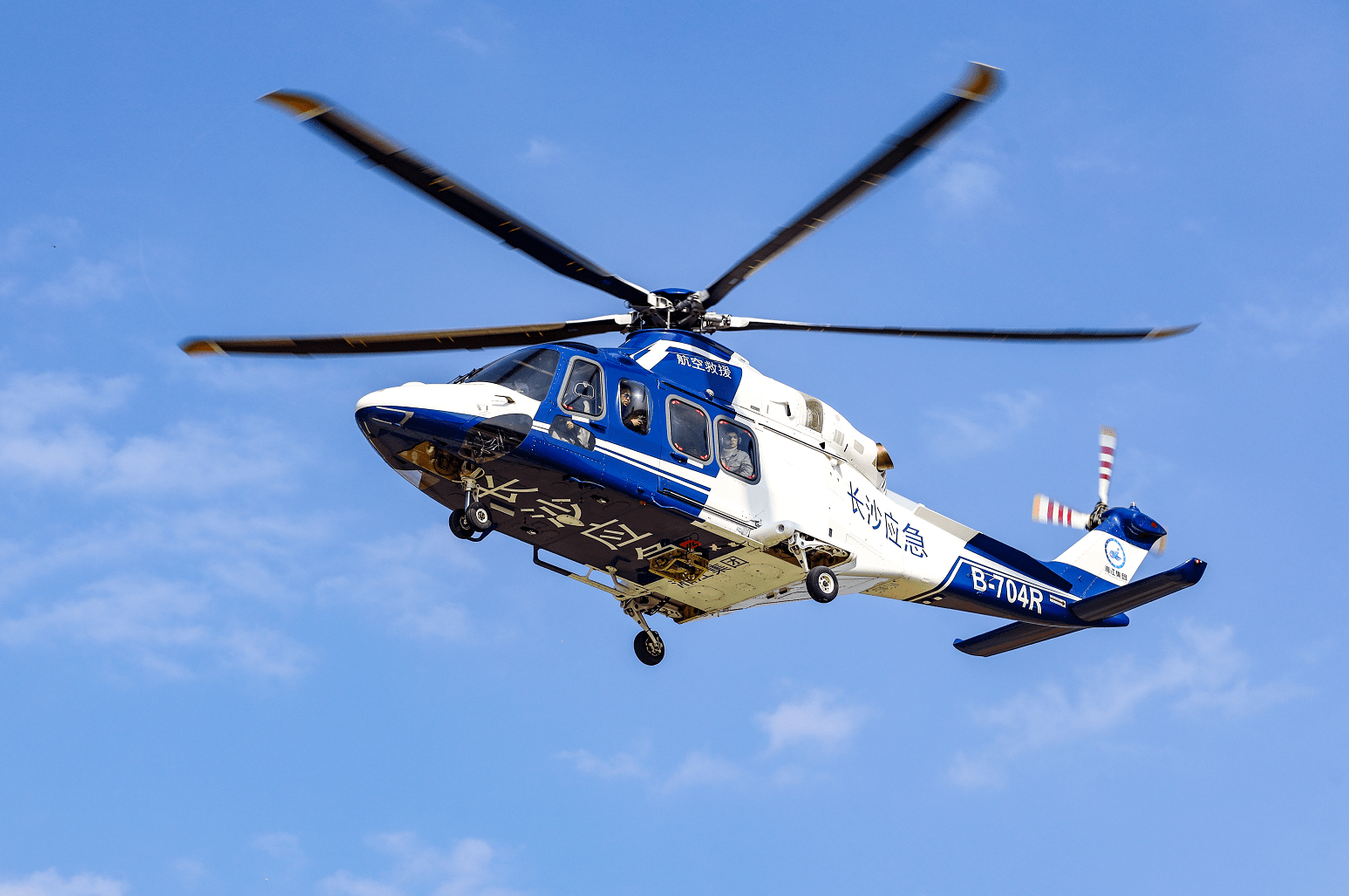 今年首次!今天长沙启动直升机空中巡航 确保假期交通安全