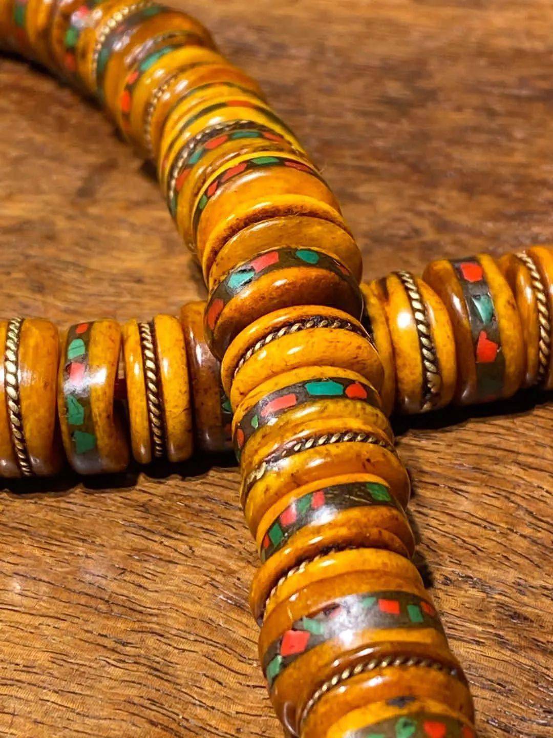 04镶嵌羚羊骨剁珠長佛珠串