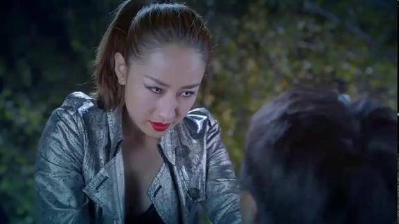 暮光之瞳年轻后妈从天而降瞬间吸干帅哥精气继子惨了