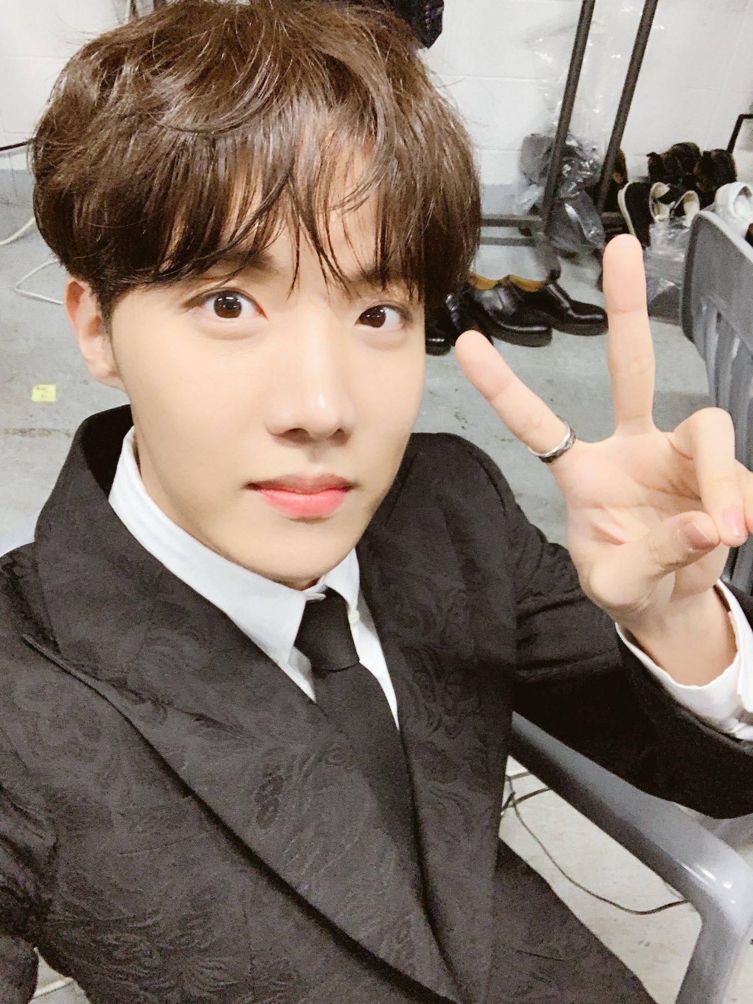 happy hobi day!郑号锡0218生日快乐