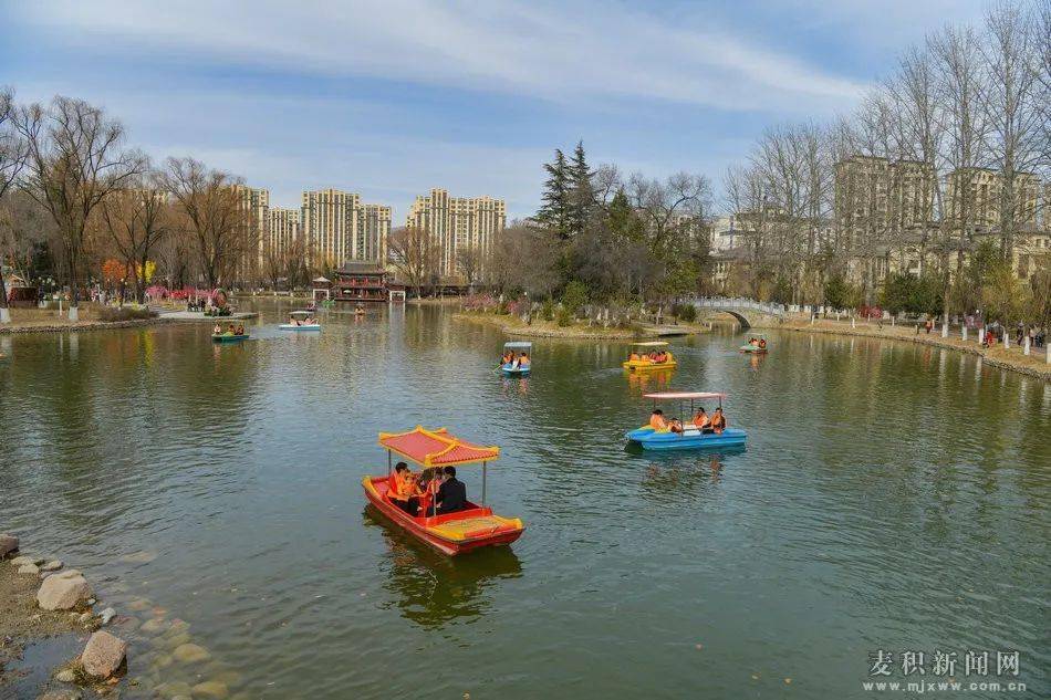 喜迎春節馬跑泉公園盛裝迎春節