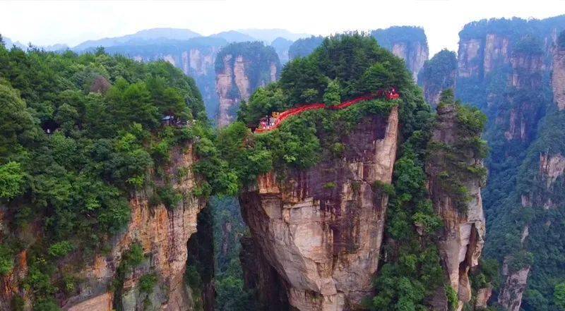 天生桥是张家界最高的石桥.