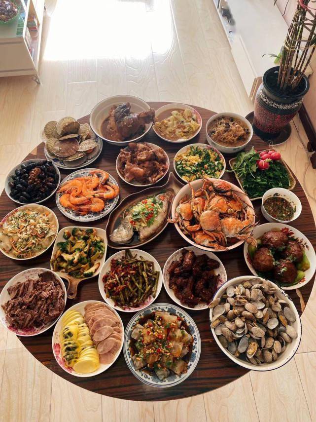 朋友圈晒年夜饭最后一桌荣获最霸气看看这颜色笑疯了