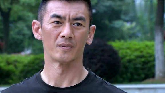 特警力量美女警察赤手空拳制服小偷特警丈夫狂揍歹徒太帅了