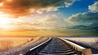 连云港高铁通后GDP会怎样_连云港90后女辅警许艳(2)