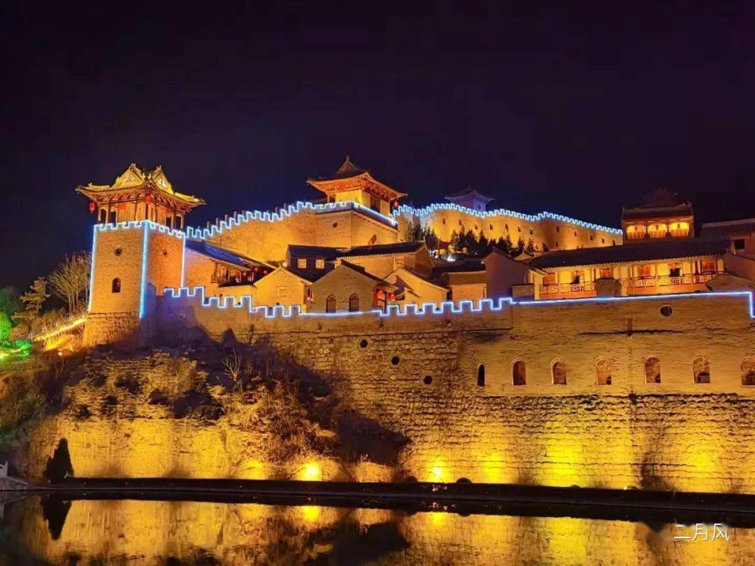 三都古城灯火辉煌迎新年
