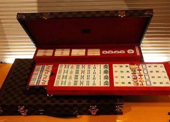 ��Щ�ݳ�Ʒ���齫����װ......