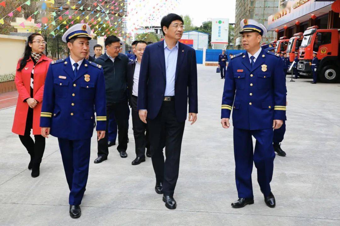 桂林市委书记周家斌看望慰问消防指战员