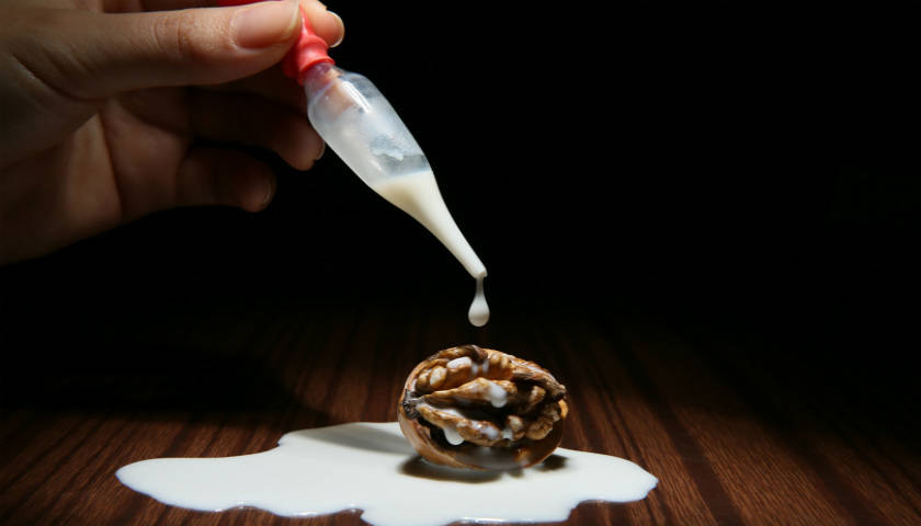 六个核桃没能救养元饮品 股价长期破发上百亿市