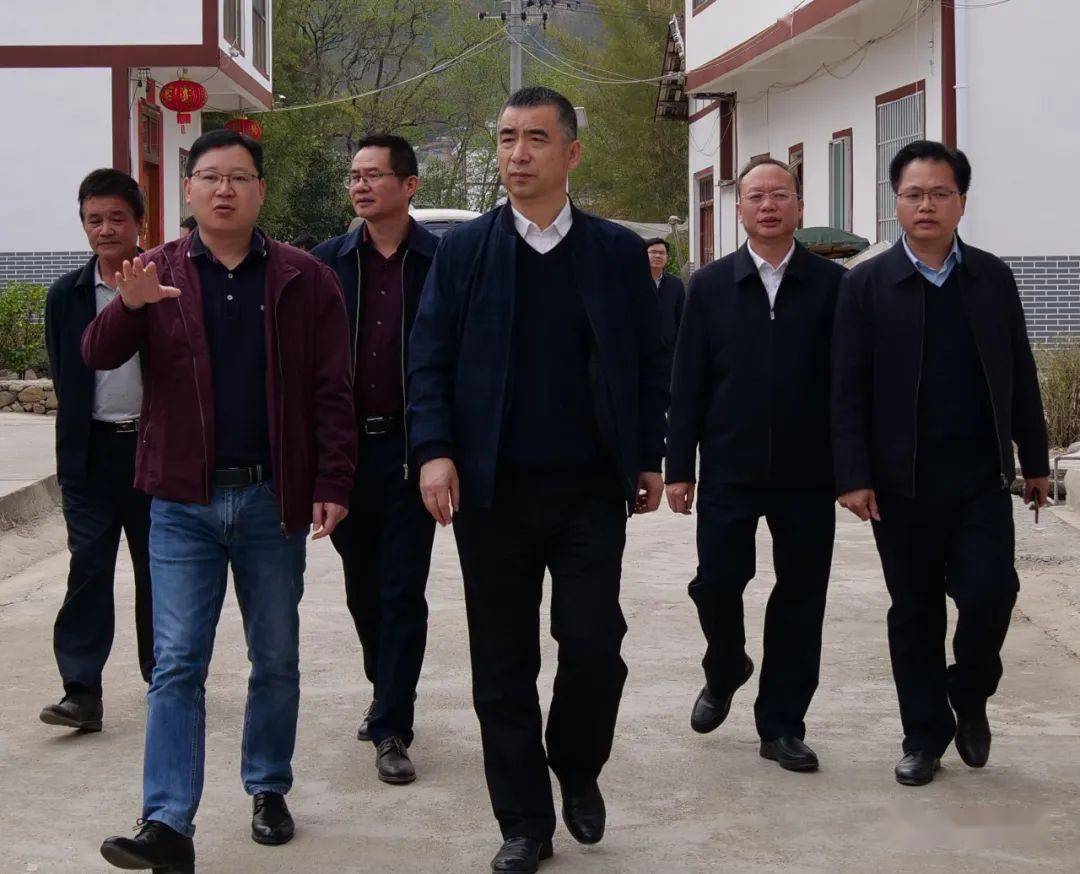 县委书记邓晓强开展乡村风貌提升和农村人居环境改善工作调研起步就要