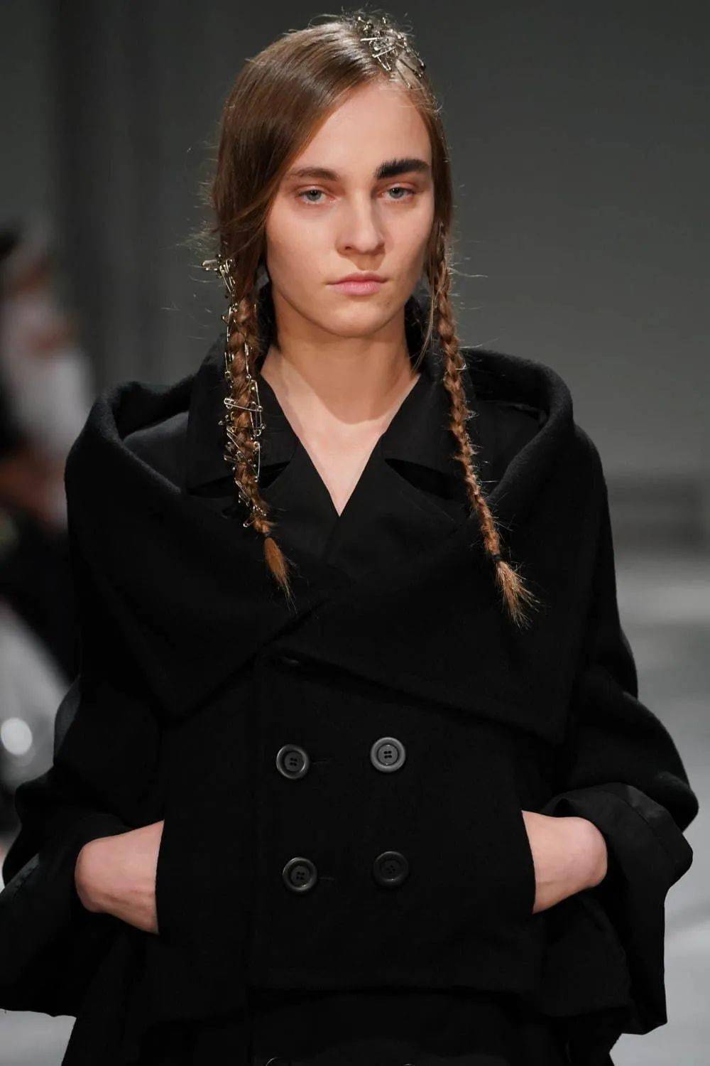 山本里美黑色的传承