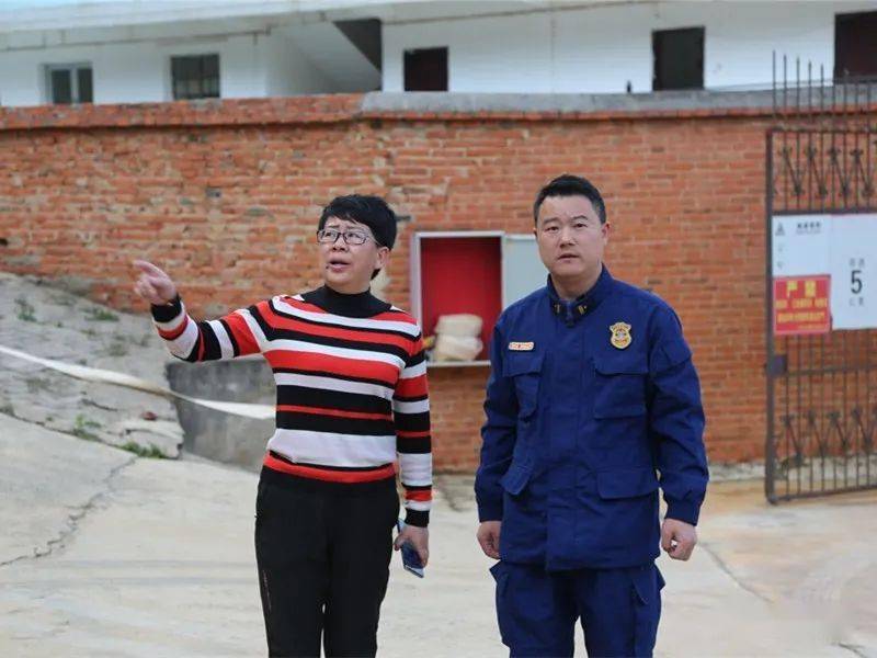 锡都消防个旧市人民政府常务副市长汪霞率队开展易燃易爆场所消防安全