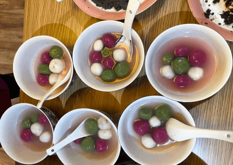 新春走基层海晏路社区品香甜元宵犇向新生活用五味俱全提升幸福度