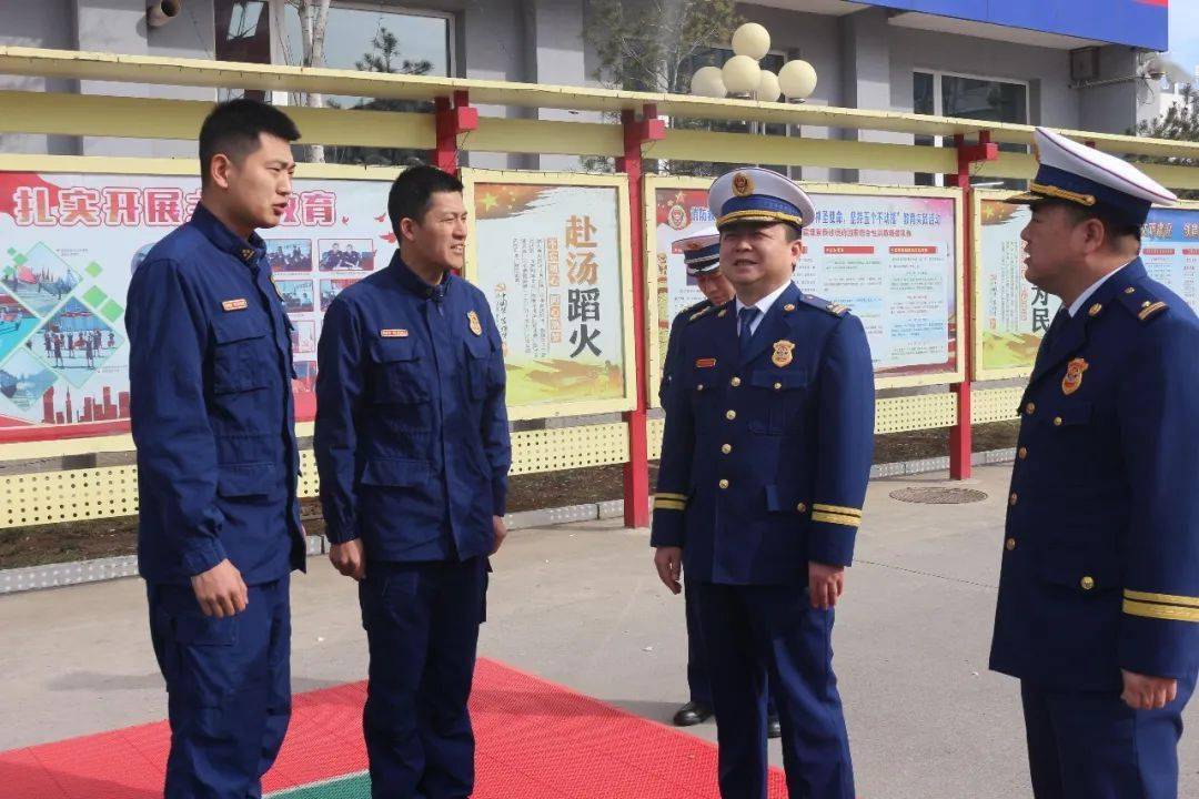 晋城市消防救援支队杜石头政委深入新市东街特勤站进行节后督导检查并