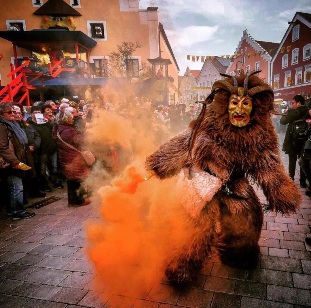 德国的中国小镇春节过得比我们还嗨