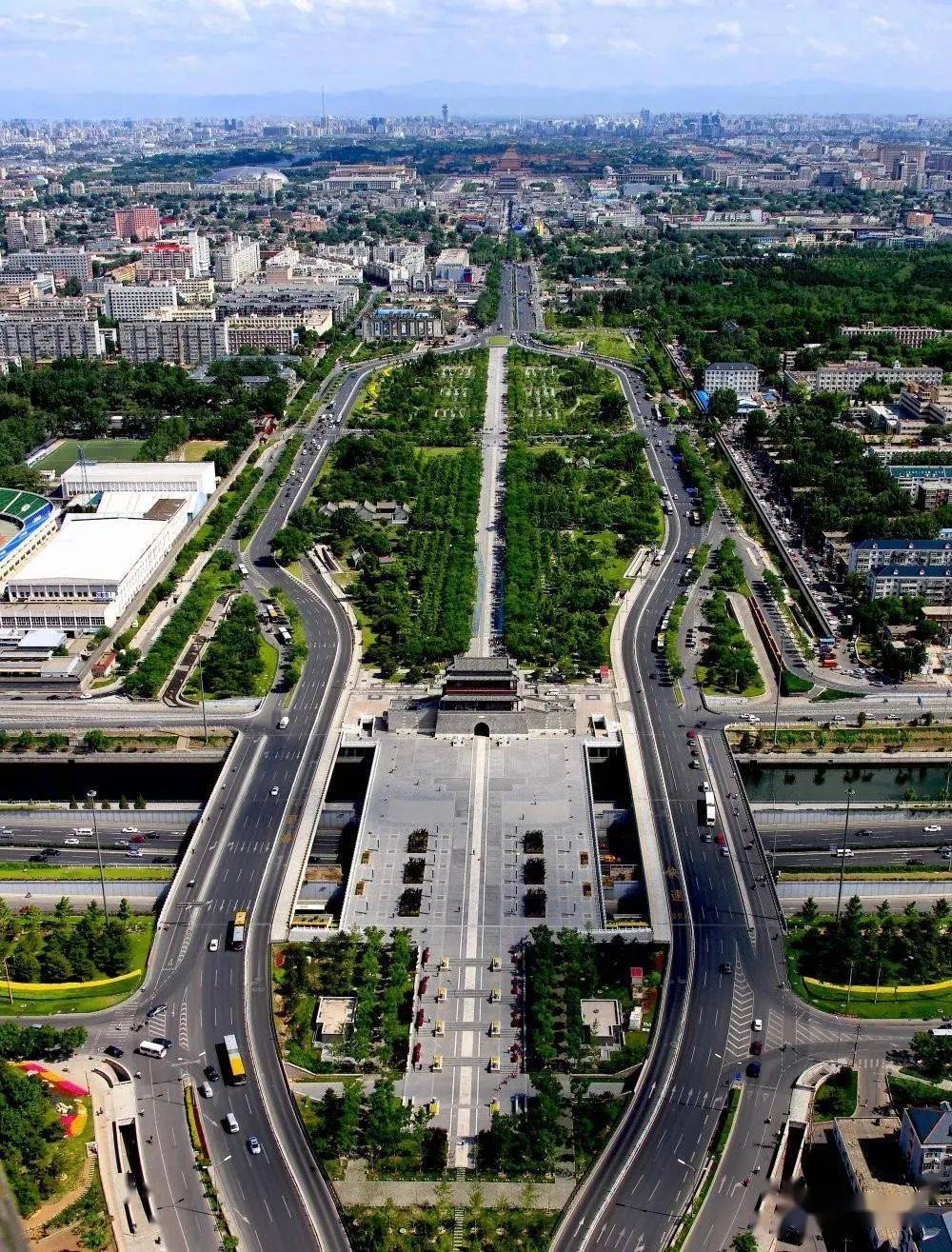 还是秦汉的长安城,汉魏的洛阳,隋唐时的长安,直至北京的燕下都,金中都