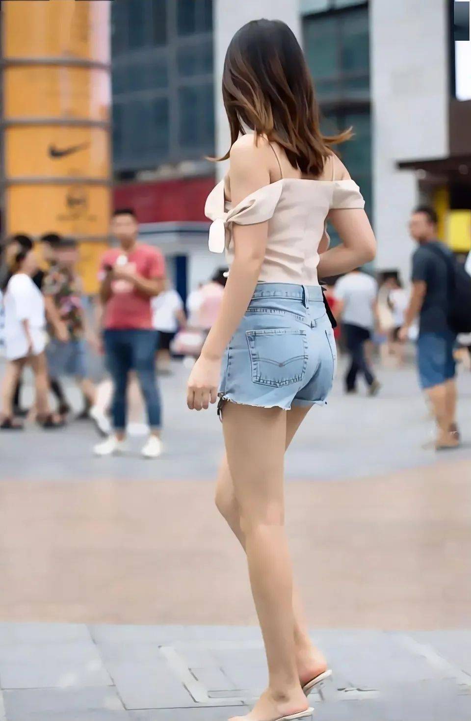 f5c671cbae484a0286ba87bb3403b992.jpeg