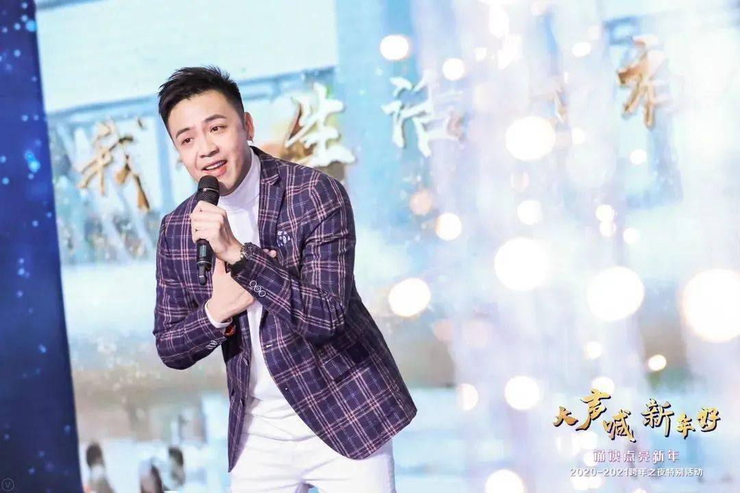 回放著名作家陈彦通过作品聚焦平凡人的奋斗人生现场视频采访片尾曲我