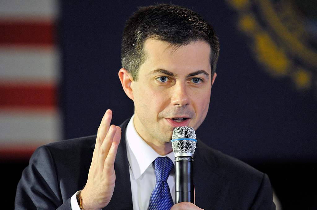 美国一波音客机起飞后大块碎片如雨掉落 美运输部着手调查