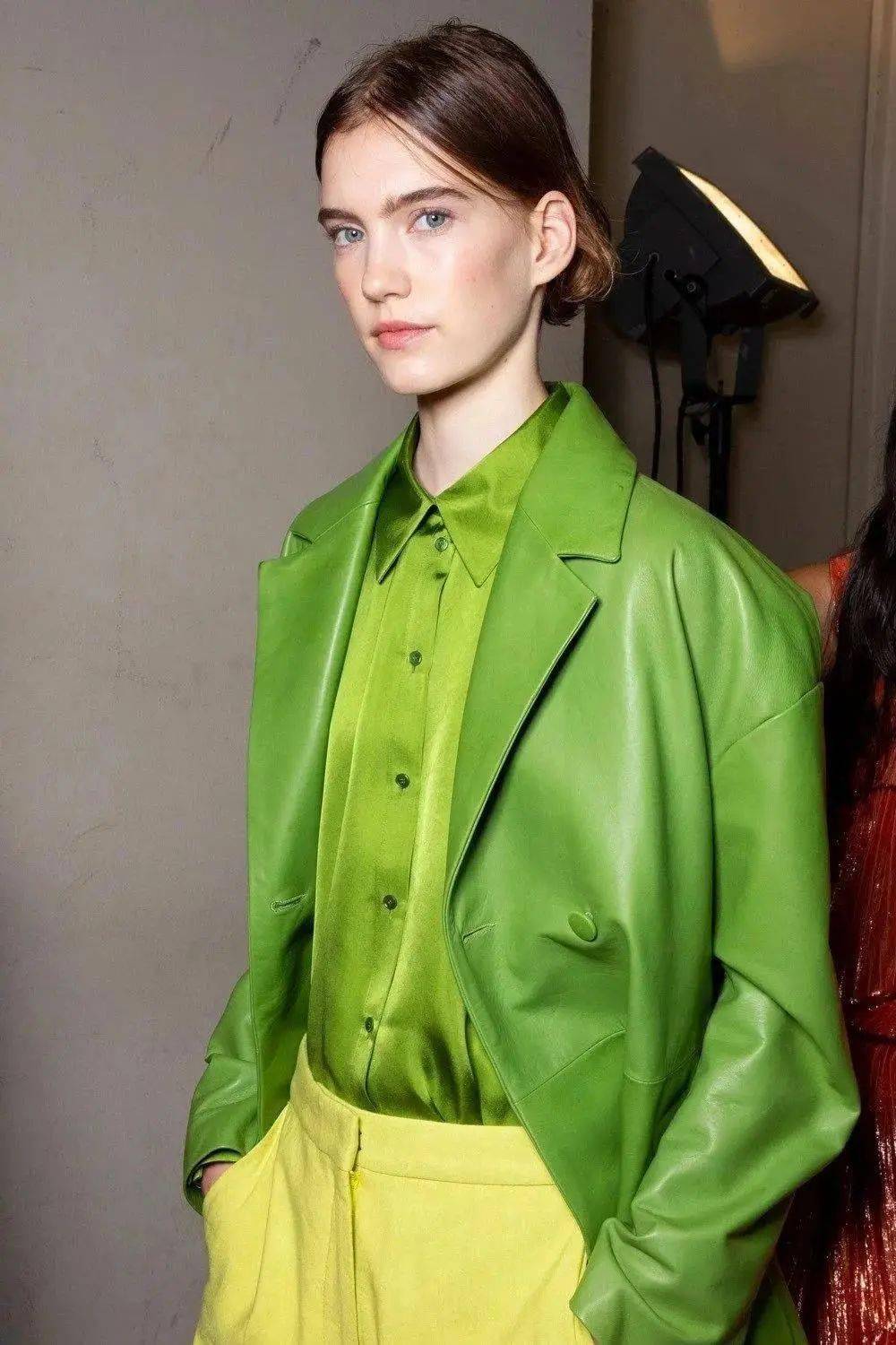 2021年流行色的高阶穿法来了时髦高级谁穿都美