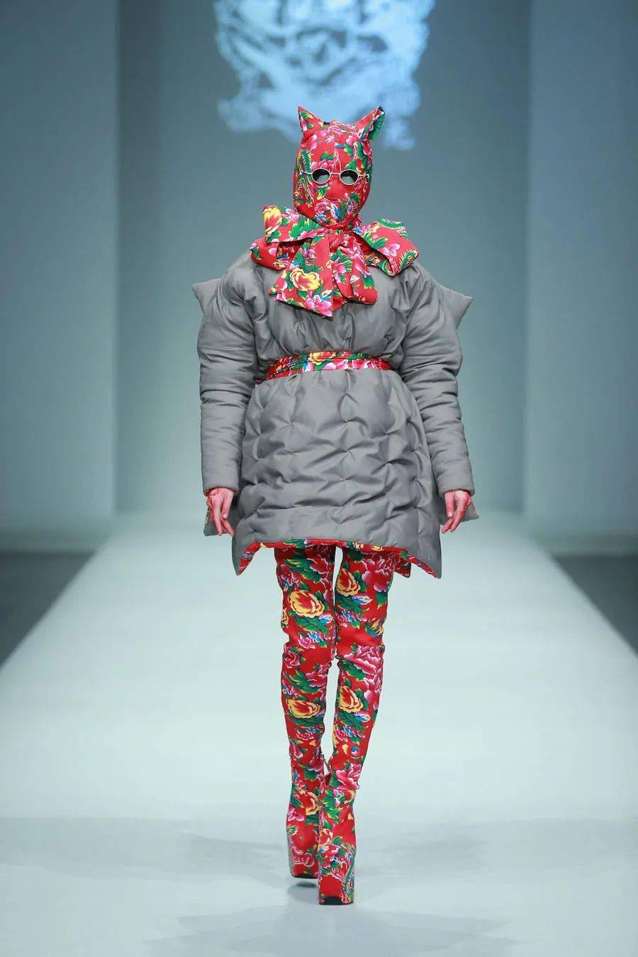 supreme2021春夏系列的最大看点竟然是东北大花袄