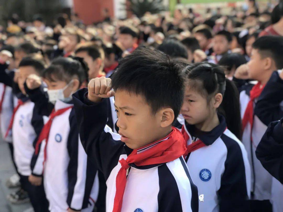 走向五彩缤纷的春天东山县第二实验小学举行2021春季新学期开学典礼
