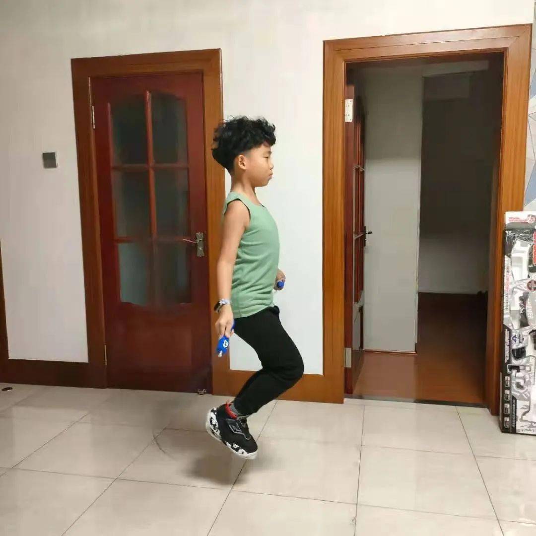 本次运动会共设定五个项目,跳绳,开合跳,仰卧起坐,乒乓