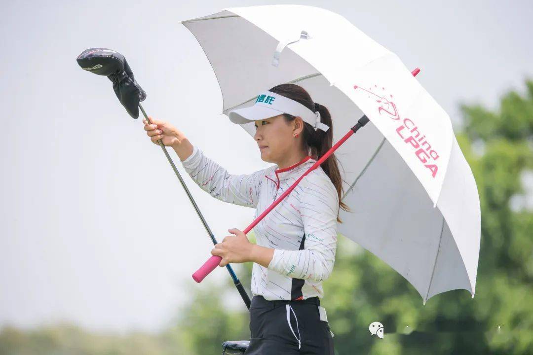 杜墨含摘下牛年第一冠业余球手陈鑫达荣获二级赛测试赛亚军