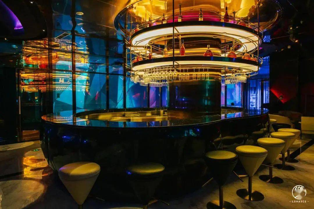 99:朝阳路宇成朝阳广场t1-t2栋f3在这间酒吧最令人惊喜的设计处莫过