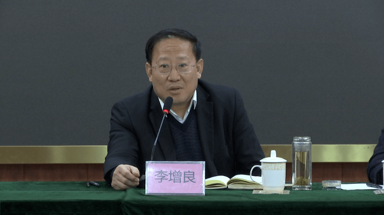 座谈会上,李增良,石进文与各商会,协会会长围绕当前的招商引资工作,从