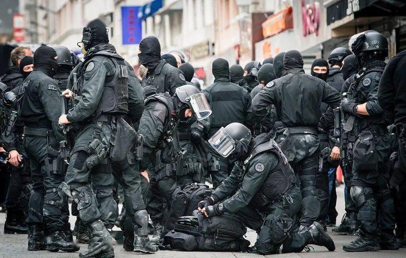 法国精锐的黑豹特警为何在实战中大出洋相