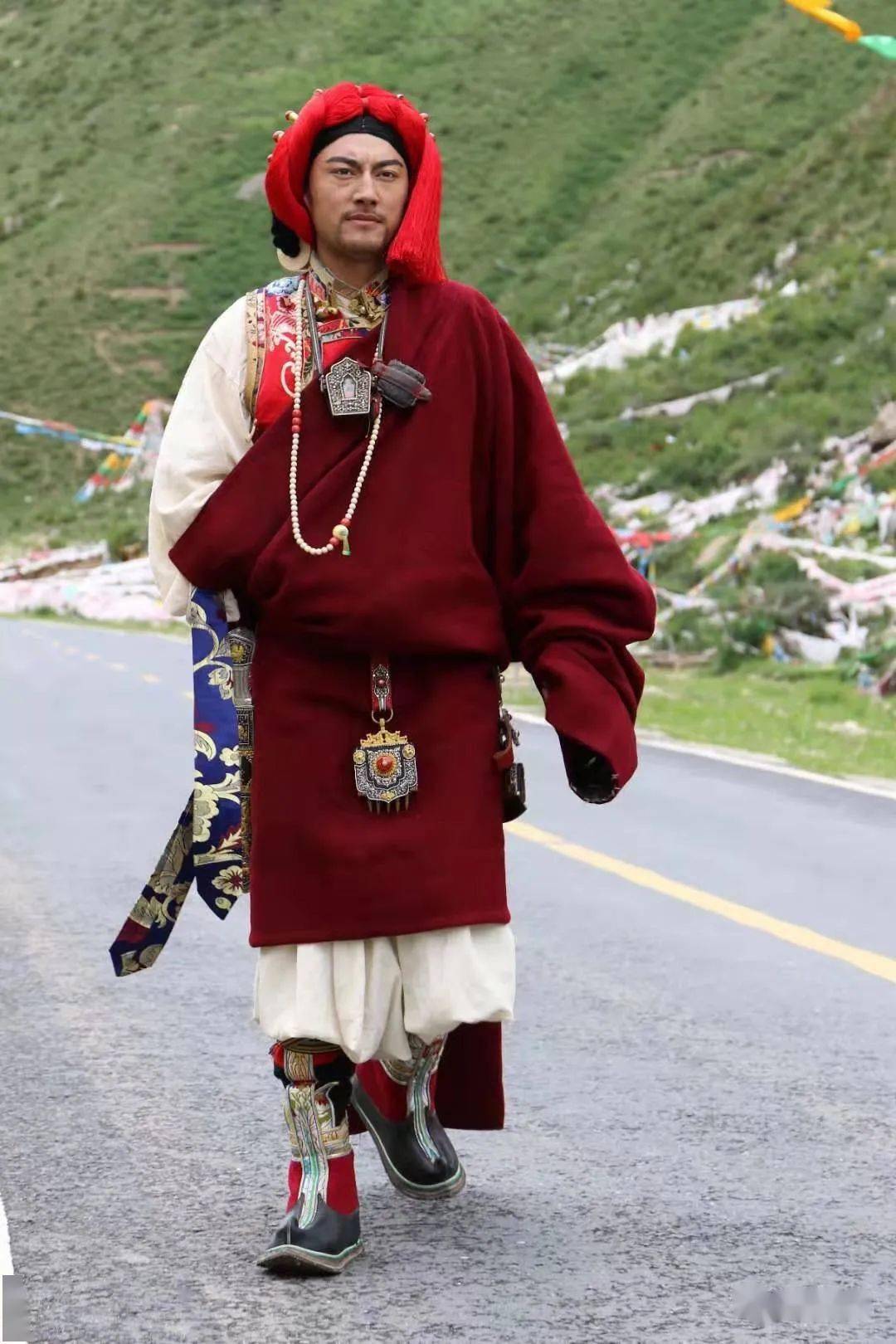 玉树文旅玉树人文类月历出炉让我们一起欣赏康巴人的新容颜