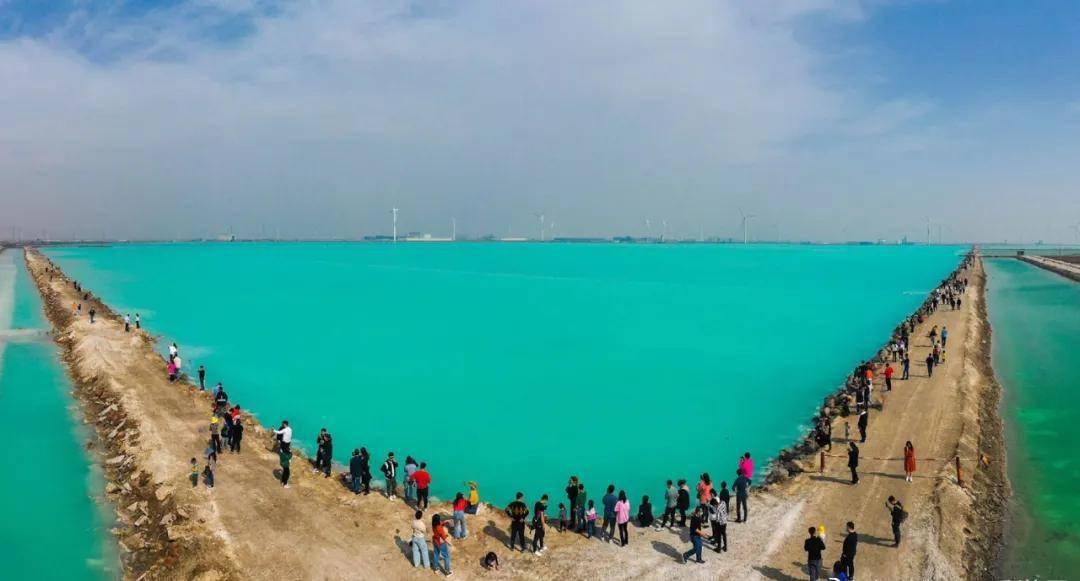 潍坊滨海开发区有个茶卡盐湖分湖官方提示那是钙液池