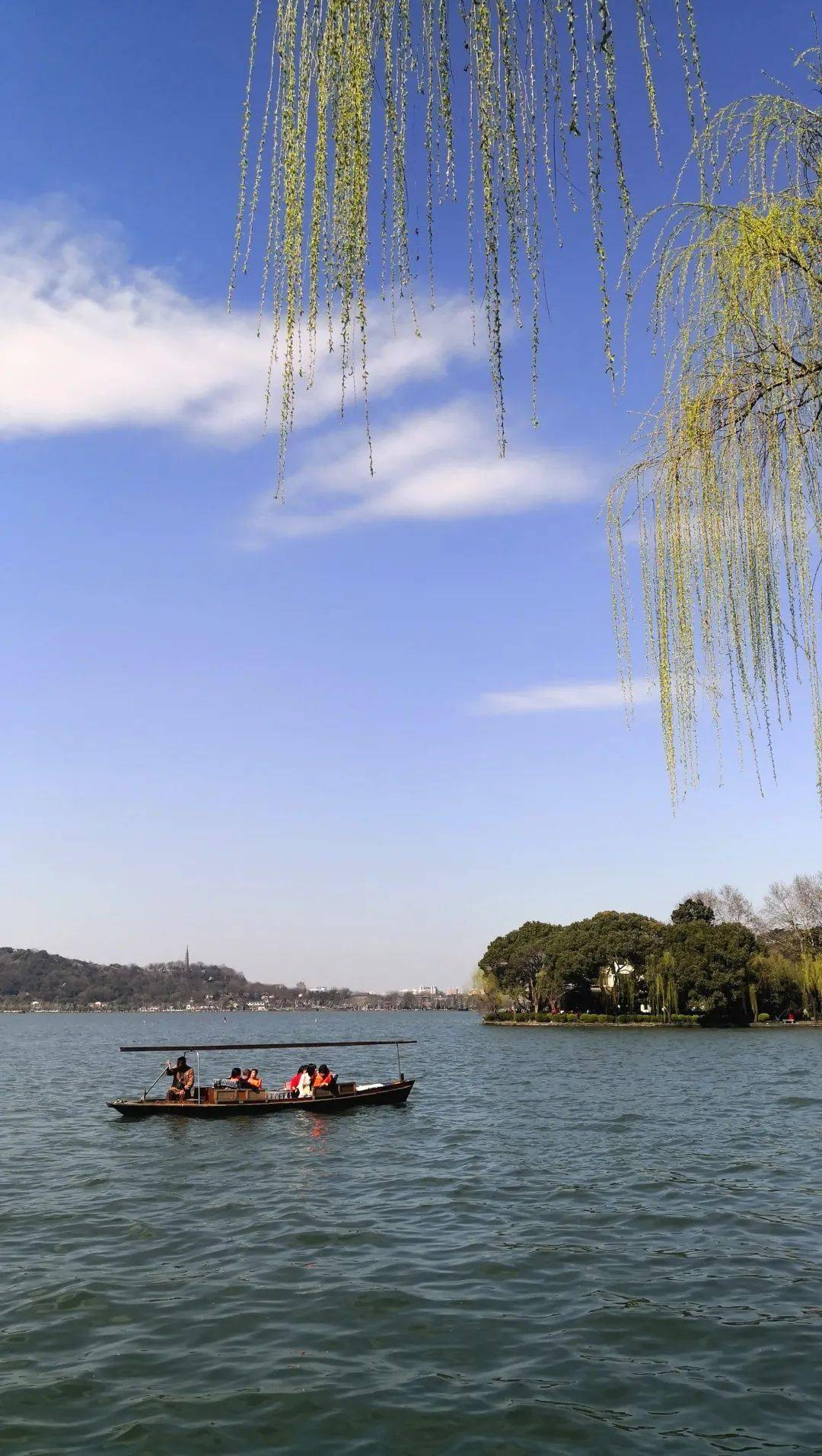 西湖最盛为春为月