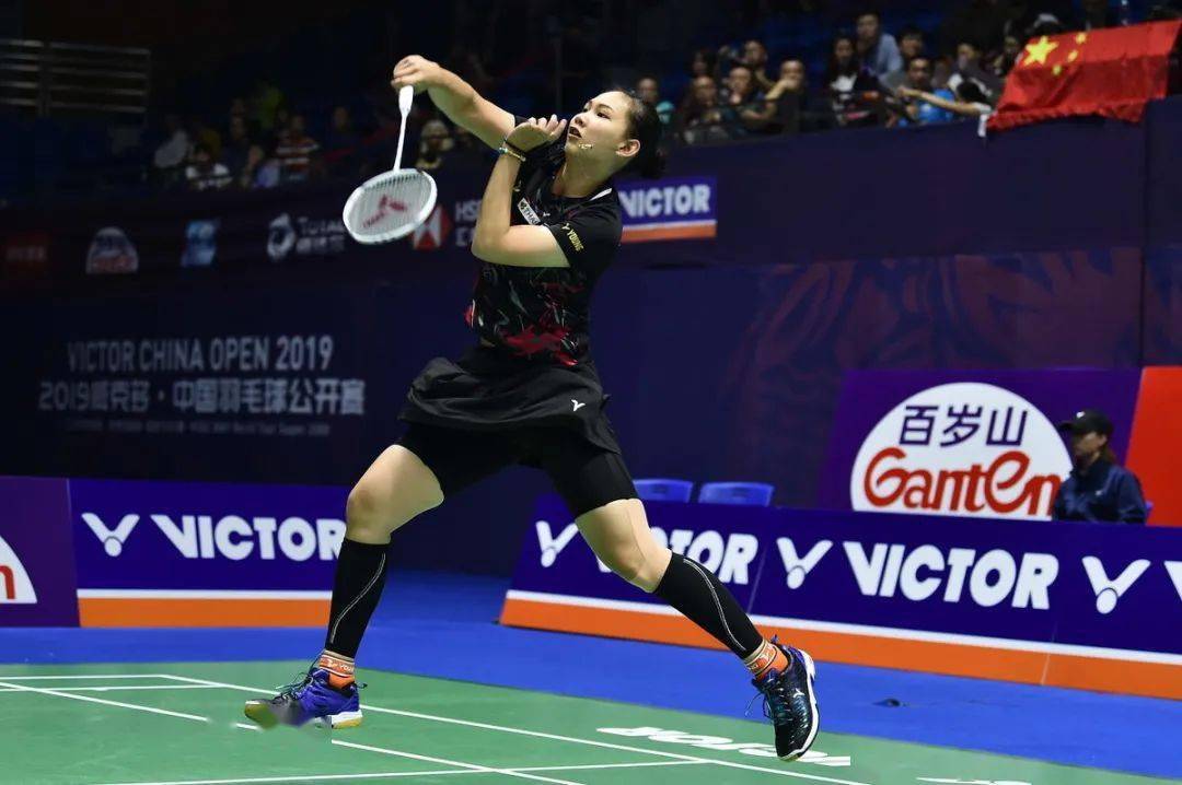 羽毛球三种吊球技术讲解,保持动作一致性,可使对方难以判断球路_高球