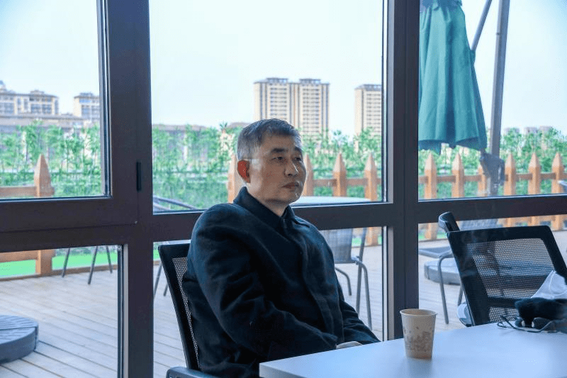 从卫国戍边到守护光明,他的故事让人泪目_徐维良