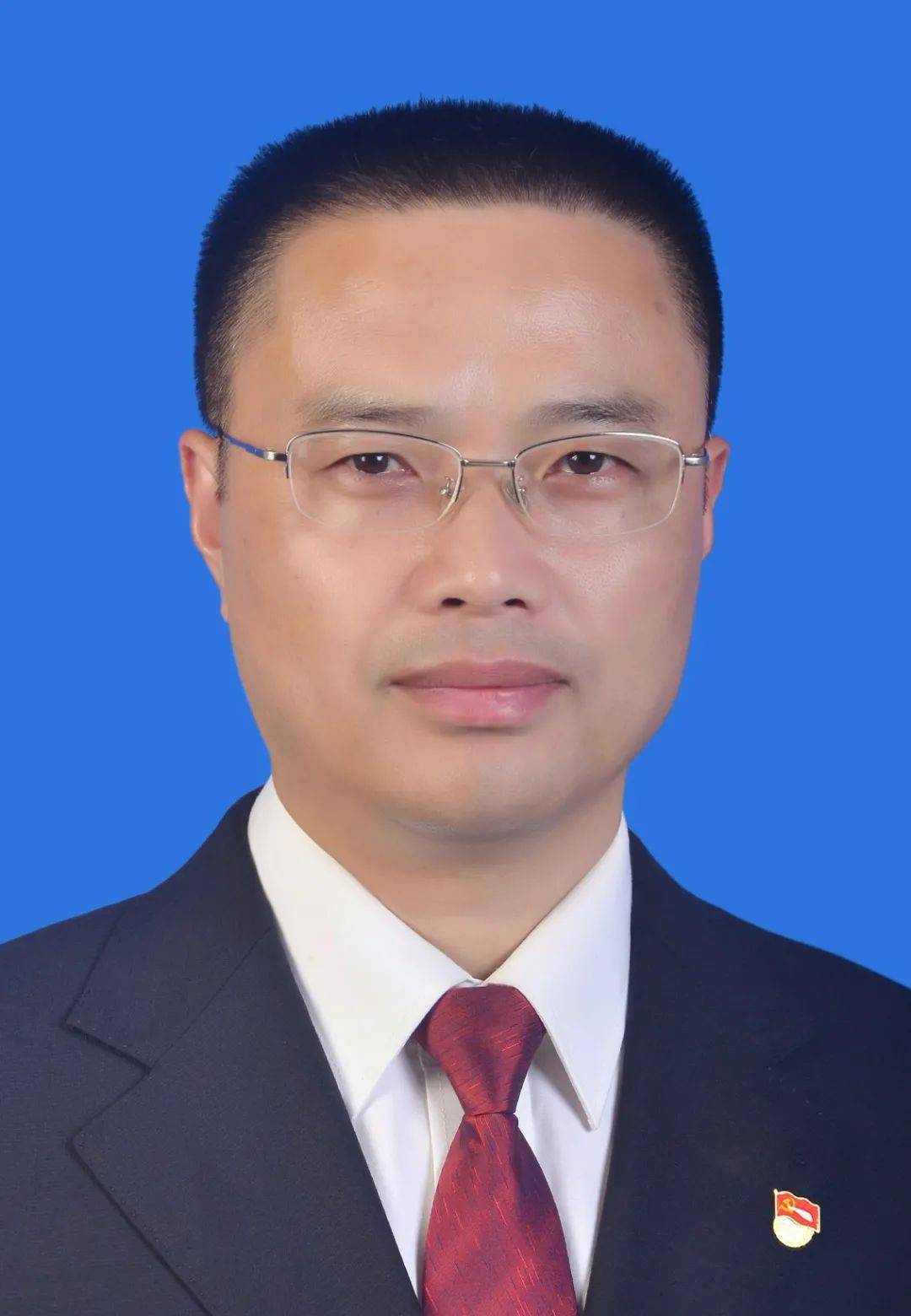1965年11月生,党校研究生,现任内江市东兴区卫生健康局党委书记,局长