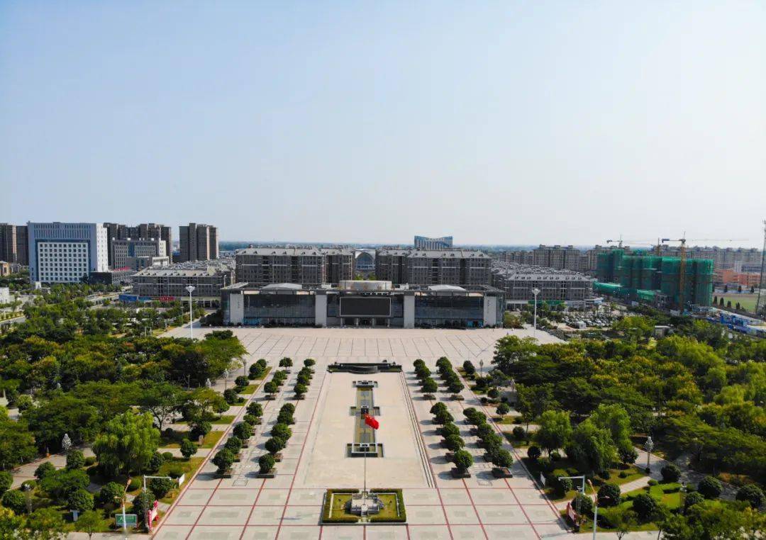 头条新生活新奋斗致敬扶贫人收听收看了全国脱贫攻坚表