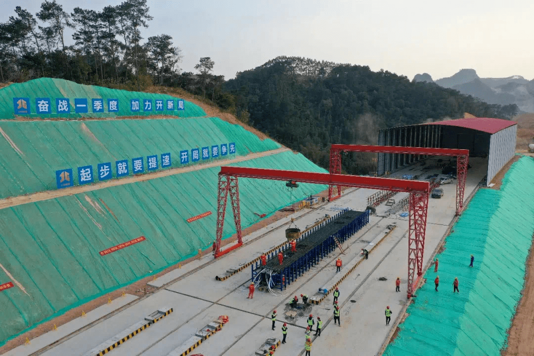 十四五广西gdp增长多少_十四五规划铁路网广西(2)