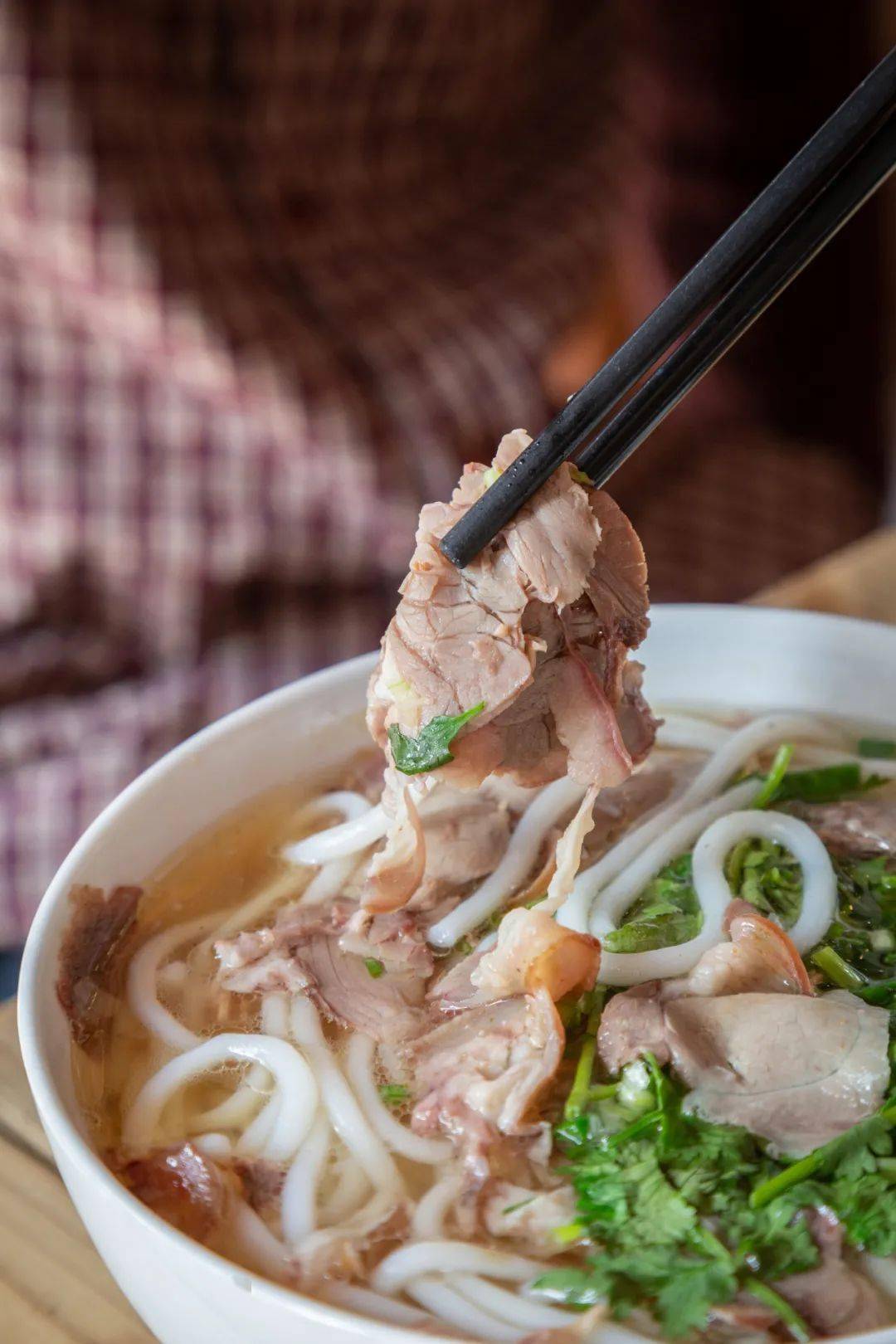 藏在江头西路里整整13年,这家羊肉粉老店,连贵州人都喊绝!