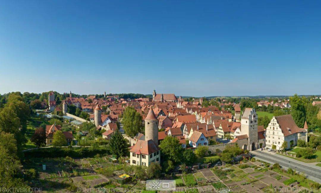 "飞往" 中世纪小镇的春天_丁克尔斯比尔