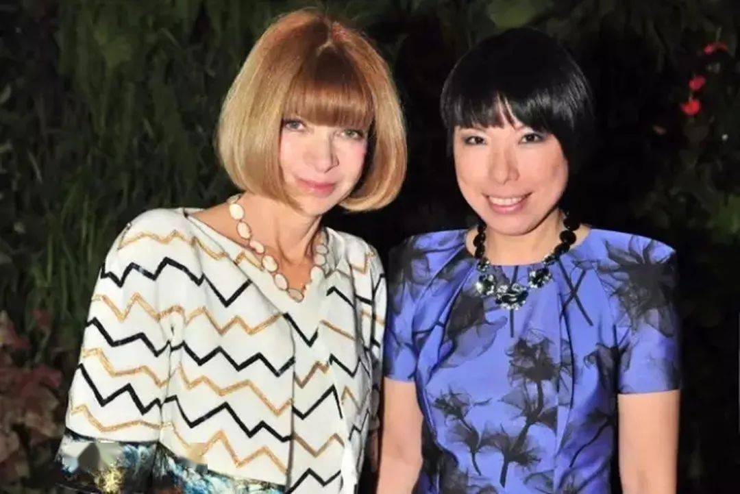 《vogue》美国版主编anna wintour和中国版前主编ac张宇