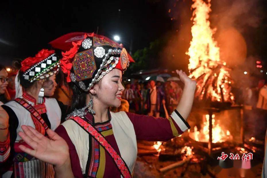 南风野马的诗 播音 七月的美姑 张振