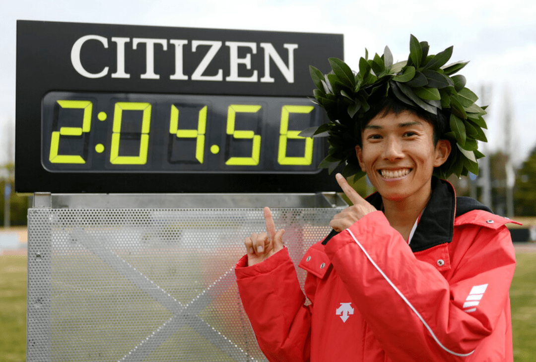 日本马拉松又破纪录20456铃木健吾是谁
