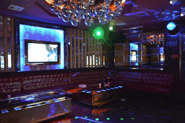 1024热议ktv不再是年轻人的主场网友评论扎心